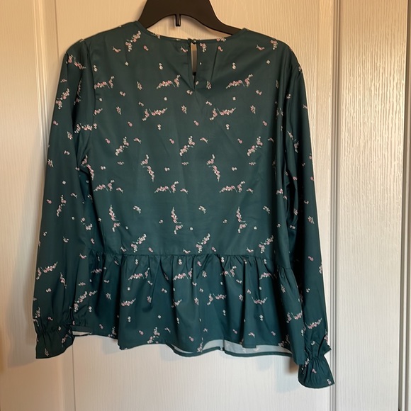 Free with additional purchase. Abyoxi peplum blouse green - Picture 2 of 3